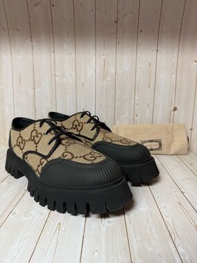 Gucci Monogram Jumbo Maxi GG Lace Up Derby Camel Ebony/Black Sz 13G / 13.5US